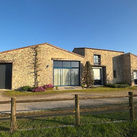 Chambres D'Hotes Les Laitieres Beaurepaire  Exterior photo